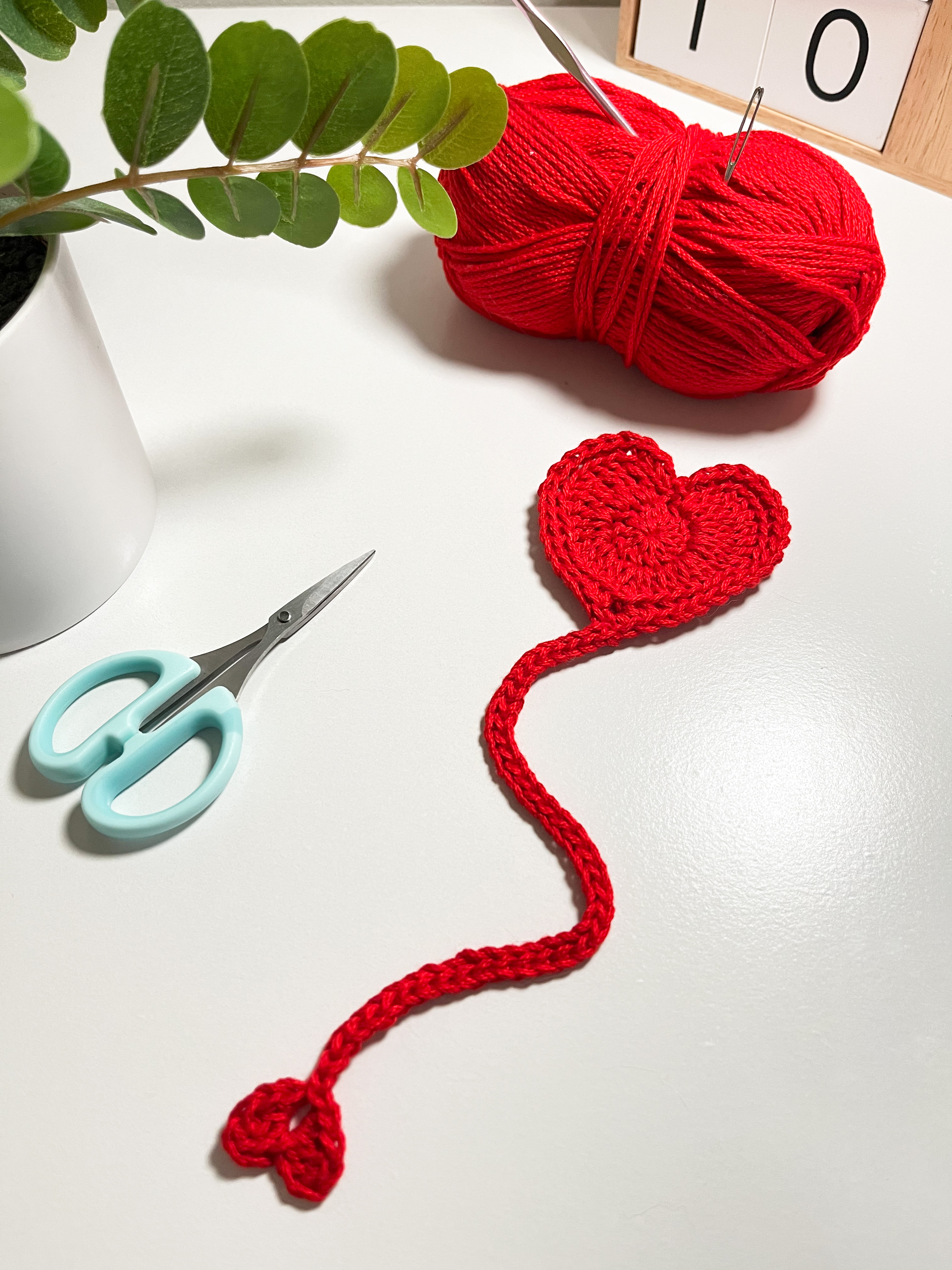 Handmade Crocheted Heart Bookmark: Free pattern